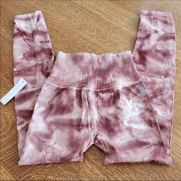 Free People Movement Good Karma tie-dye leggings - Picture 9 of 15